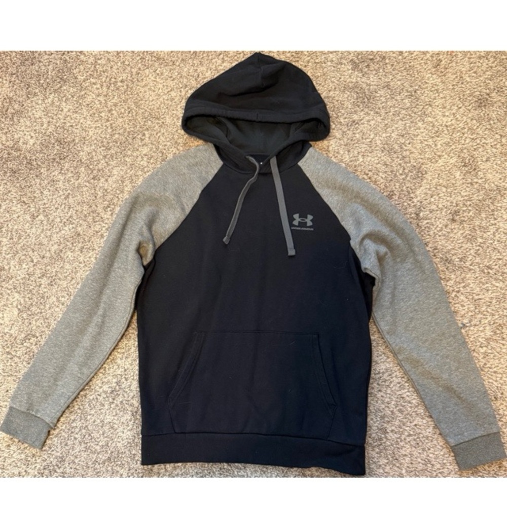 Under Armour Men's Black and Gray Hoodie. Size Medium.